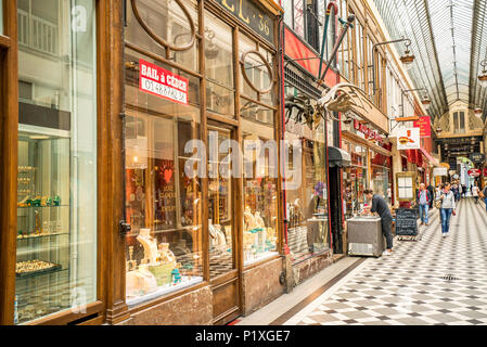 Passage Jouffroy nel 9th circondario è uno dei famosi passaggi coperti di Parigi. Parigi, Francia Foto Stock