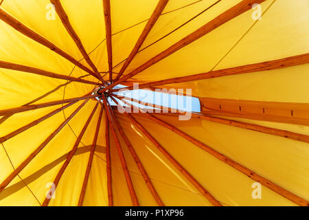 Teepee tenda indiana. Dettaglio dall'interno Foto Stock