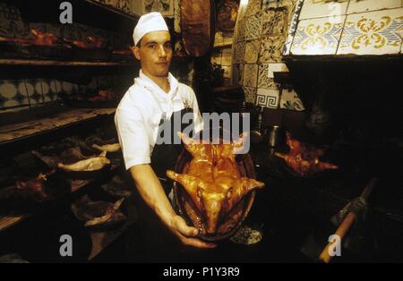 " Casa Botín' (Cuchilleros street), il più antico restaurante in tutto il mondo; fornello con arrosti di allattamento. Foto Stock