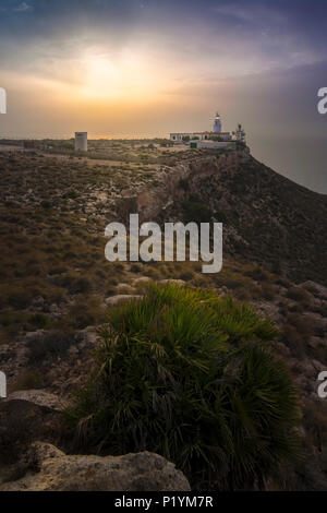 Amanecer en el faro de Carboneras Foto Stock