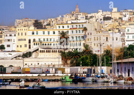Il Nord Africa, il Maghreb, Marocco, Tangeri, vecchia medina e il famoso hotel Continental Foto Stock