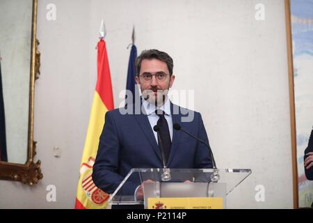 Pie de Foto: Maxim Huerta tomara posesion como ministro de Cultura y Deportes Noticia Asociada Maxim Huerta comparece a las 18.00 horas en la sede del Ministerio de Cultura 07/06/2018 Giugno 13, 2018 Il Ministro della cultura e dello sport, Maxim Huerta, eletto lo scorso venerdì, presenta le sue dimissioni dopo la scoperta di crimini vecchi con hacienda 888 / Cordon premere Foto Stock