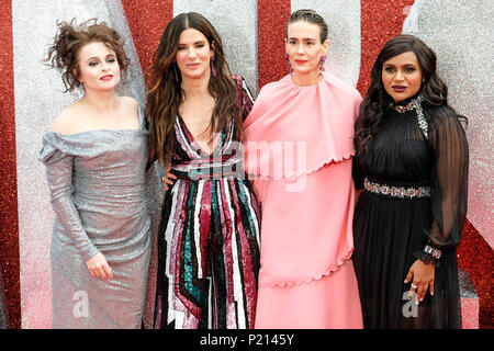 Londra, Regno Unito. 13 giugno 2018. Cast a Premiere Europeo di Ocean 8 mercoledì 13 giugno 2018 tenutasi a Cineworld Leicester Square, Londra. Nella foto: Helena Bonham Carter, Sandra Bullock, Sarah Paulson, Mindy Kaling. Foto di Julie Edwards. Credito: Julie Edwards/Alamy Live News Foto Stock