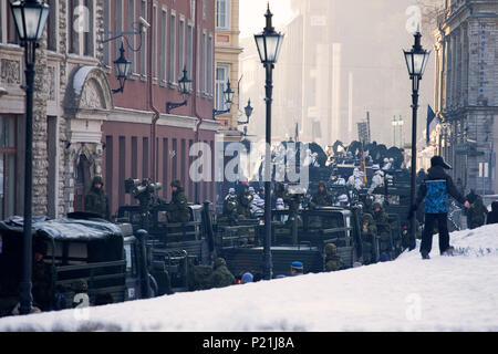 Le truppe di artiglieria e la raccolta annuale di Independence Day festival: Harju, Tallinn, Estonia Foto Stock