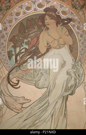 . Norsk bokmål: Alfons Mucha fotografert ho Praha. Inglese: Alphonse Mucha fotografato in Praga. 7 maggio 2014, 14:57:17. Alphonse Mucha (1860-1939) nomi alternativi Alphonse Maria Mucha Descrizione Czech-Austro-ungherese poster artist, litografo, fotografo, designer grafico, pittore e francobollo designer fotografo cecoslovacco, pittore illustratore e patriota. A prescindere dalla sua produzione artistica era un avvocato per l'unificazione di Czekoslovakia per la quale ha progettato il primo delle banconote in euro nel 1918. Data di nascita e morte 24 Luglio 1860 14 Luglio 1939 Luogo di nascita/deat Foto Stock