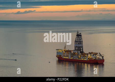 Piattaforma di perforazione in mare Foto Stock