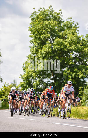 OVO Energy Women's Tour of Britain 2018 corse di ciclistica passa attraverso Saxtead Green, Suffolk, Regno Unito Foto Stock