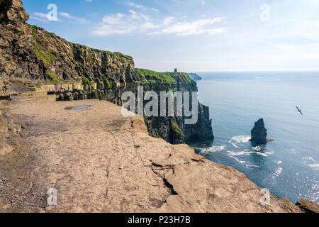 Vista mare su scogliere di Moher in Irlanda Foto Stock