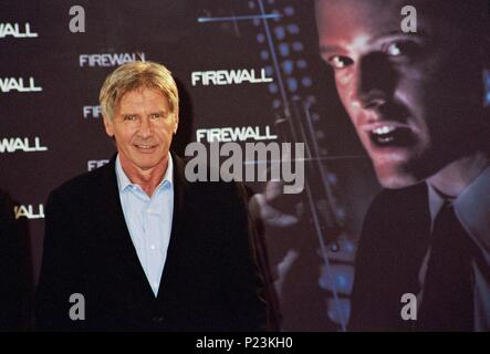 21 / 03 / 2006; Barcellona, Spagna. Attore Harrison Ford pone durante la foto chiamata conferenza stampa tenuta in Hotel Arts per il nuovo film 'firewall' detenuto in Hotel delle arti. Credit: Foto di Joan Vidal. Foto Stock