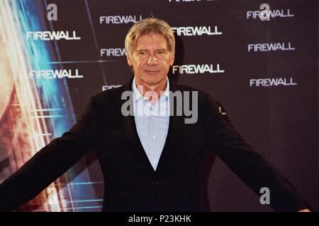 21 / 03 / 2006; Barcellona, Spagna. Attore Harrison Ford pone durante la foto chiamata conferenza stampa tenuta in Hotel Arts per il nuovo film 'firewall' detenuto in Hotel delle arti. Credit: Foto di Joan Vidal. Foto Stock