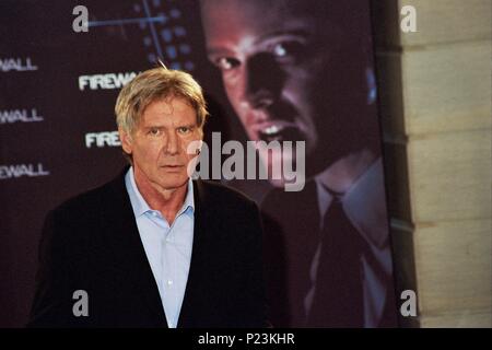 21 / 03 / 2006; Barcellona, Spagna. Attore Harrison Ford pone durante la foto chiamata conferenza stampa tenuta in Hotel Arts per il nuovo film 'firewall' detenuto in Hotel delle arti. Credit: Foto di Joan Vidal. Foto Stock