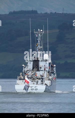 FS Lion (A755), un Leopard formazione compresenza nave gestita dalla Marina Militare francese, passando Greenock dopo un pagamento di un breve per visitare Glasgow. Foto Stock