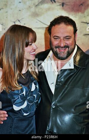 02 / 04 / 2007; Hotel Arts, Barcellona, Hilary Swank y el productor Joel Silver presentan el film "La Cosecha"-"La mietitura". Premiere Europea en el cine Coliseum di Barcellona. Foto Stock