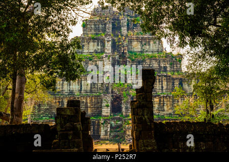 Piramide di antico complesso Koh Ker, Cambogia Foto Stock