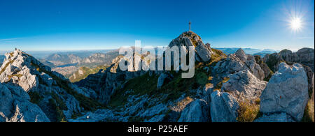 Vista panoramica dalla cima del monte Resegone, Lecco, Lombardia, Italia, Europa Foto Stock