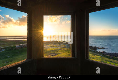 Fanad testa (Fánaid) faro, County Donegal, Ulster regione, l'Irlanda, l'Europa. Un bellissimo windows sull'Oceano Atlantico. Foto Stock