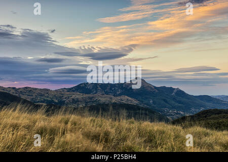 Tramonto al Monte Ventasso, provincia di Reggio Emilia, Emilia Romagna distretto, Italia, Europa Foto Stock