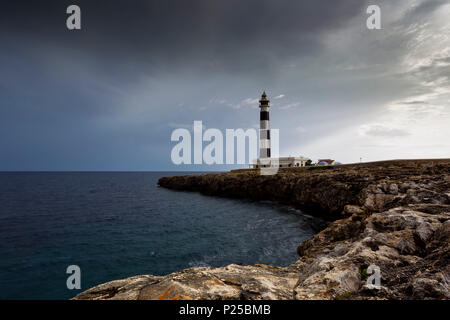 Faro di Cap d'Artrutx, comune di Ciutadella, Menorca, isola delle Baleari, Spagna del Sud, Europa Foto Stock