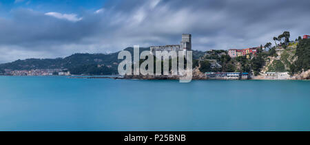 Vista panoramica del golfo di Lerici, Comune di Lerici e La Spezia provence, Liguria, Italia, Europa Foto Stock