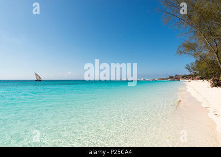 Africa orientale, della Tanzania, Zanzibar Kendwa beach in un giorno d'estate. Foto Stock