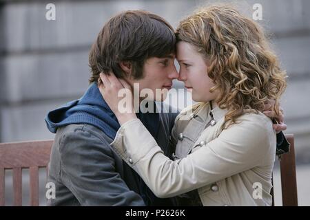 Pellicola originale titolo: Romeo et Juliette. Titolo inglese: Romeo et Juliette. Regista: YVES DESGAGNES. Anno: 2006. Stelle: THOMAS LALONDE; CHARLOTTE AUBIN. Credito: CINEMAGINAIRE INC. / Album Foto Stock