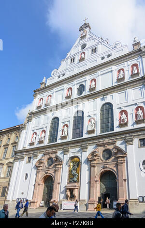 Monaco di Baviera, Chiesa di San Michele, via Neuhauser Straße, Alta Baviera, Baviera, Germania Foto Stock