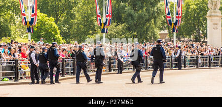 La Queens compleanno Trooping il colore Foto Stock