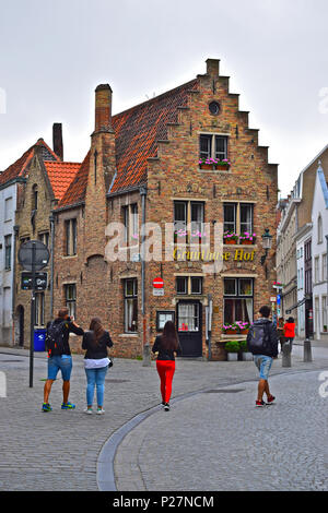 Il Gruuthuse Hof ristorante è uno dei più antichi risalenti 1751e si trova nel centro di Bruges o Brugge, Belgio Foto Stock