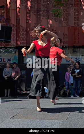 La Ballarat armonia Festival è un evento annuale che celebra tutte le razze e culture delle persone che vivono in Ballarat.per celebrare il tema "Tutti noi' Foto Stock