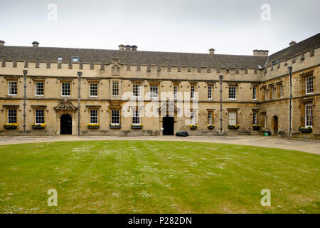 Intorno alla città universitaria di Oxford. St Johns College di Oxford University. Foto Stock