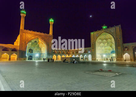 Isfahan, Iran - Marzo 21, 2018: Moschea Jameh di notte. È il grand, moschea congregazionale di Isfahan Foto Stock