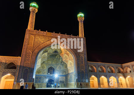 Isfahan, Iran - Marzo 21, 2018: Moschea Jameh di notte. È il grand, moschea congregazionale di Isfahan Foto Stock