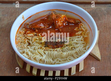 La tagliatella con sgombro di ketchup Foto Stock