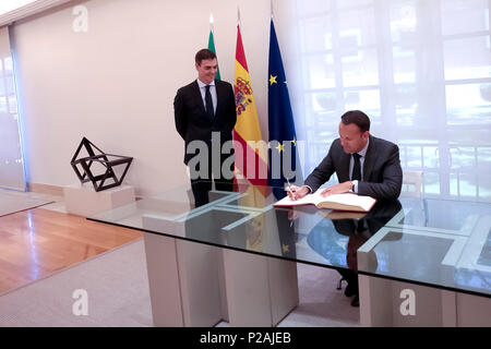 Madrid, Spagna. Xiv Jun, 2018. Taoiseach Leo Varadkar a Madrid per incontrare nuovi spagnolo Primo Ministro Pedro Sánchez, giovedì, 14 giugno 2018. Taoiseach Leo Varadkar è colloqui a Madrid con il nuovo primo ministro spagnolo Pedro Sanchez. La coppia si discuterà la Brexit i negoziati in vista di una chiave di vertice dei leader europei a Bruxelles alla fine di questo mese, nonché il futuro dell'UE e di un certo numero di questioni bilaterali. Il Taoiseach dovranno poi frequentare un Spanish-Irish evento aziendale. Credito: Irish occhio/Alamy Live News Foto Stock