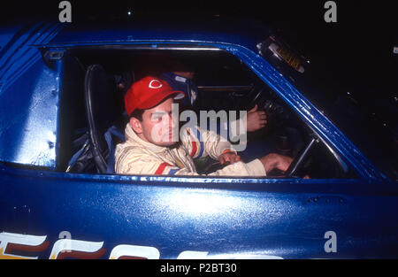 SAUGUS, CA - 12 ottobre: attore Charlie Sheen assiste Reid Rondell Celebrity la gara su strada su ottobre 12, 1991 a Saugus Speedway in Saugus, California. Foto di Barry re/Alamy Stock Photo Foto Stock