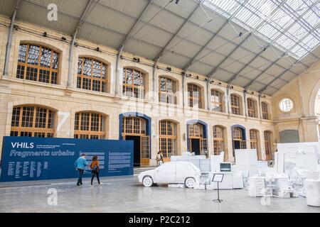 Francia, Parigi, il Centquatre, artistiche innovative e di istituzioni culturali Foto Stock