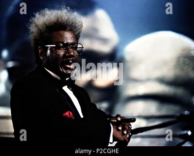 Pellicola originale titolo: Don King: SOLO IN AMERICA-TV. Titolo inglese: DON KING: SOLO IN AMERICA. Regista: JOHN HERZFELD. Anno: 1997. Stelle: VING RHAMES. Credito: Home Box Office (HBO)/LAFRAY INC/THOMAS CARTER AZIENDA / GREENE, BOB / Album Foto Stock