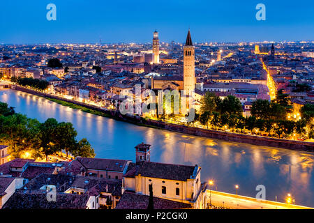Veduta di Verona da Castel San Pietro, Verona, Italia Foto Stock