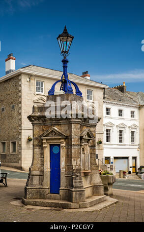Regno Unito, Cornwall, Liskeard, la sfilata 1871, fontana, progettato dall architetto locale Henry Riso Foto Stock