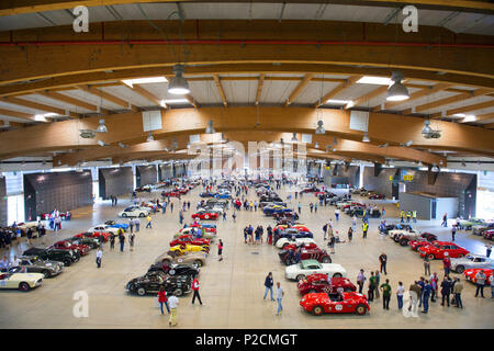 Esposizione in ambienti espositivi, oldtimer, Rennwagen, Autorennen, Mille Miglia, 1000 Miglia, 1000 Meilen, Brescia, Lombardia, Foto Stock