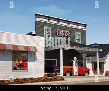 . Inglese: storefront di Lehman dell'hardware in Kidron, Ohio, 2012, recentemente ristrutturato ad assomigliare alla storefront originale dal 1955. Il 10 ottobre 2012. Lehman dell'Hardware 31 Lehmans Storefront Hardware rimodellato 2012 Foto Stock