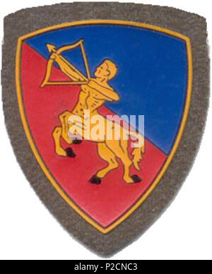 . Inglese: Stemma dell esercito italiano brigata corazzata Centauro . 28 maggio 2013, 16:17:39. Pubblico Ufficio Araldica - Cerimoniale e Dipartimento di araldica del Presidente della Repubblica italiana 13 CoA mil ITA braccio bde Centauro Foto Stock