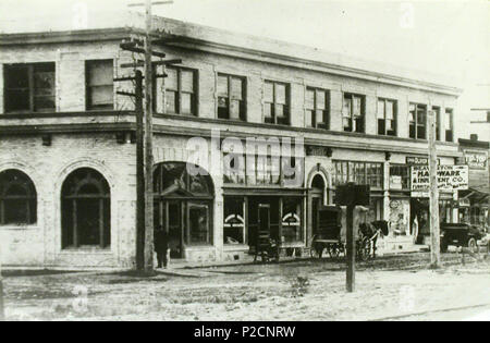 . Inglese: Cady edificio 1910's. Immagini storiche di Beaverton, Oregon. dopo il 1914. Fotografo sconosciuto 11 Cady edificio 1910's (Beaverton, Oregon Galleria foto storiche) (34) Foto Stock