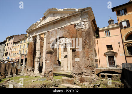 Italia, Roma, Ghetto Ebraico, Portico d'Ottavia, Porticus Octaviae Foto Stock