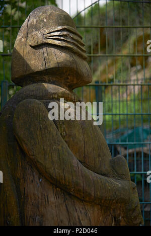 Legno scolpito statua di Darth Vader dal film di fantascienza Star Wars Foto Stock