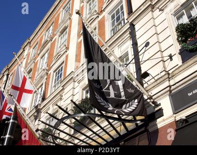 L'hotel flag per un 5 stelle, hotel boutique di lusso 41 su Buckingham Palace Road,Victoria,Londra che è parte della Red Carnation Hotel Collection Foto Stock