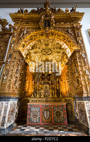 Vista interna dell'altare in Se Cathedral, Faro, Algarve, PORTOGALLO Foto Stock