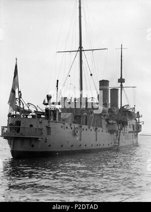 . Fotografia che mostra la vista di poppa di incrociatore britannico HMS Bonaventure, ancorato a Spithead. Luglio 1909. 25 sconosciuto HMS Bonaventure stern Spithead 1909 4793355952 Flickr 6E835afcbe o Foto Stock