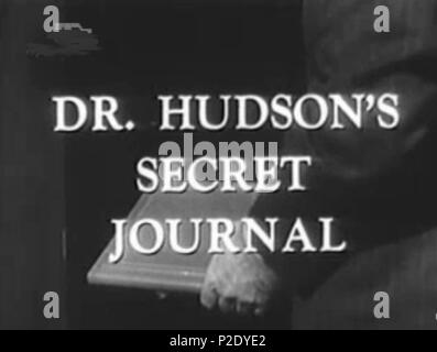 . Inglese: sfortunato 1950 programma televisivo denominato 'Dr. Hudson's Secret Journal', episodio chiamato 'Dr. Chirurgia mezzi". Lo show è durato 78 episodi. È stato un dramma di luce basato sul libro dello stesso nome. Interpretato da John Howard, diretto da Peter Godfrey. Cattura di schermata che mostra la sequenza del titolo, come il dottor rimuove i file dal suo sicuro. 00:38 . 1955. Unknown 16 Dr Hudson's secret ufficiale Foto Stock