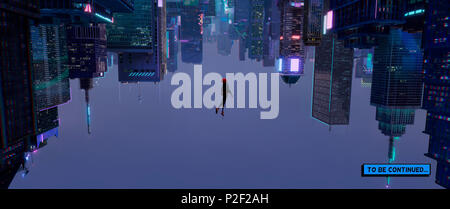 Data di rilascio: dicembre 14, 2018 Titolo: Spider-Man: nell'Spider-Verse STUDIO: Focus Features direttore: Bob Persichetti, Peter Ramsey trama: Spider-Man attraversa le dimensioni parallele e le squadre con il Spider-Men di quelle dimensioni per fermare una minaccia a tutta la realtà. STARRING: Shameik Moore come Miglia Morales. (Credito Immagine: © Columbia Pictures/Entertainment Immagini) Foto Stock